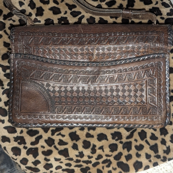 Vintage and tooled Women’s Extra Large Clutch Style organizer unique - Picture 2 of 7